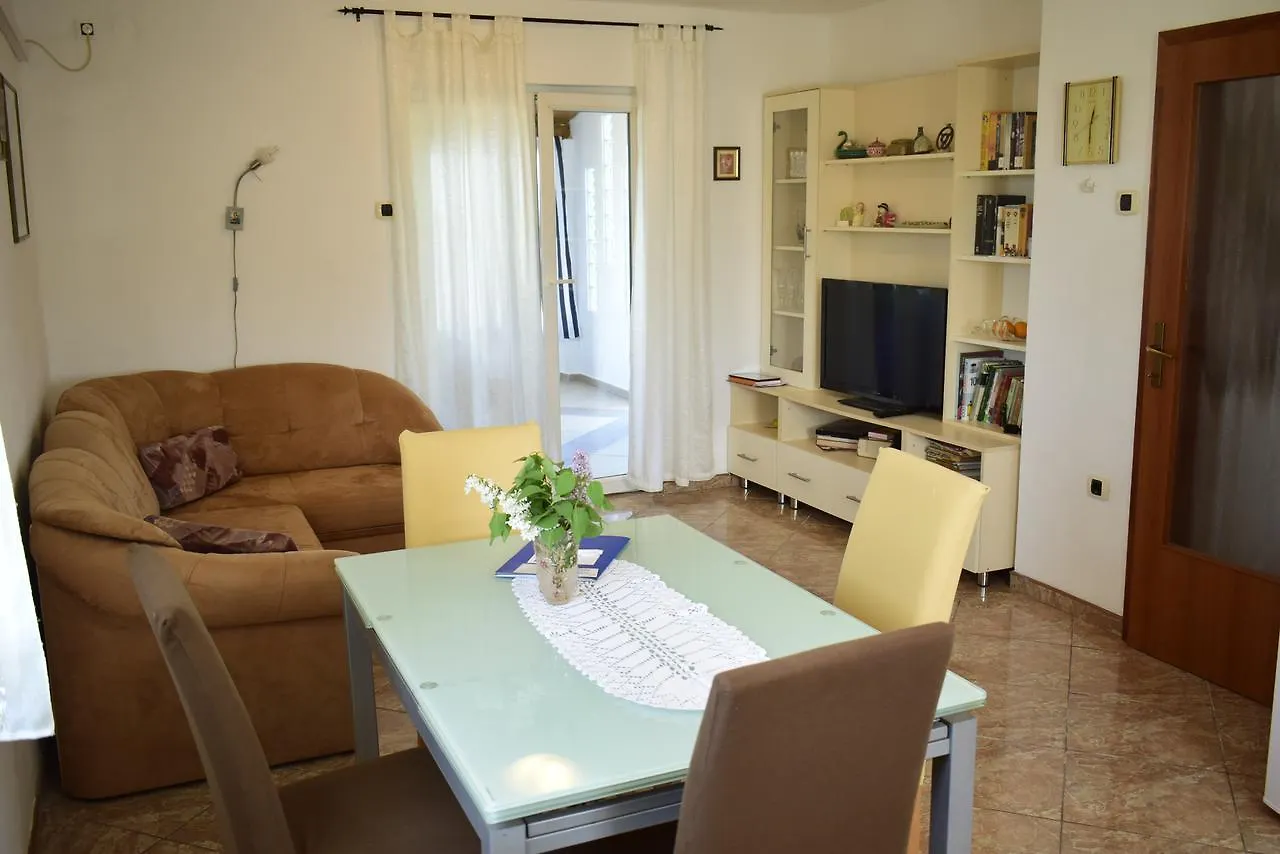 Apartment Lucy Bajcici