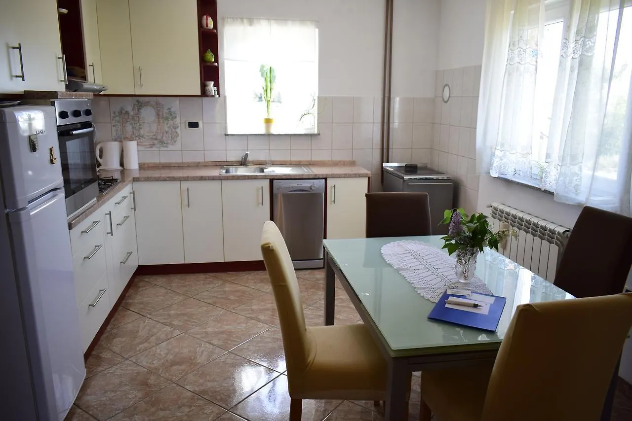 Apartment Lucy Bajcici